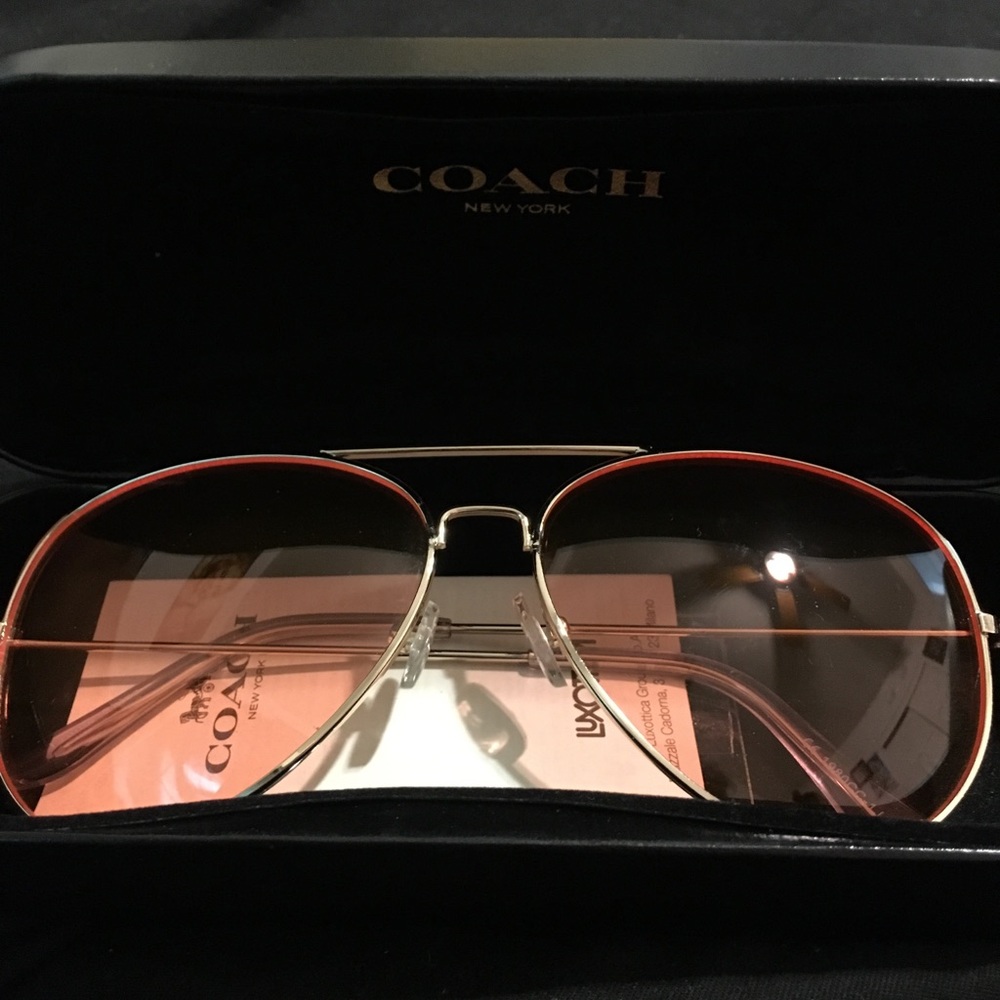 Women’s Coach Aviators